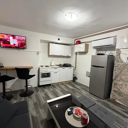 Tonka Apartment *